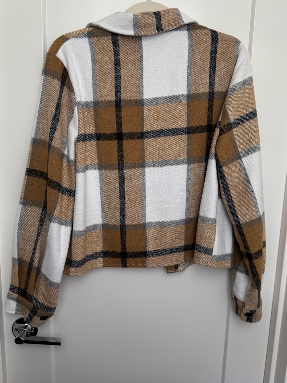 Cropped Plaid Shacket - Picture 2 of 3